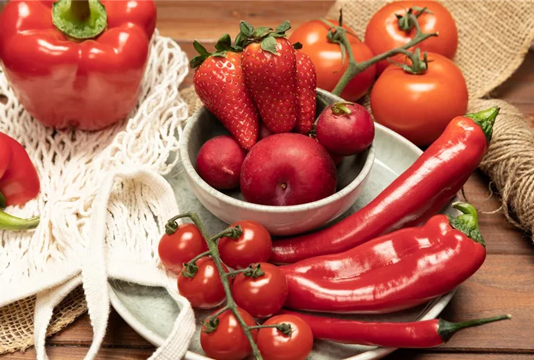 Rotes Obst und Gemüse